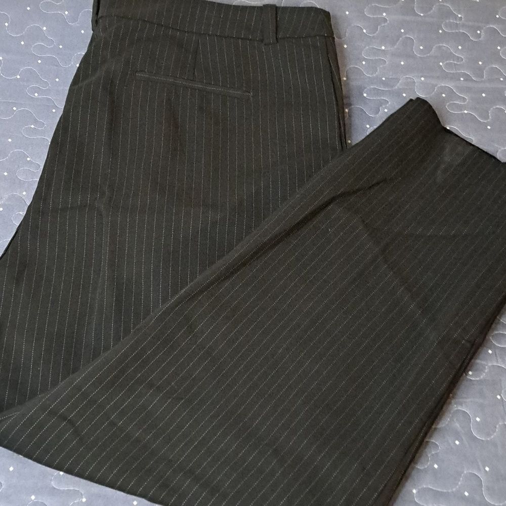 Prologue Black pinstripe cropped pants size 16
